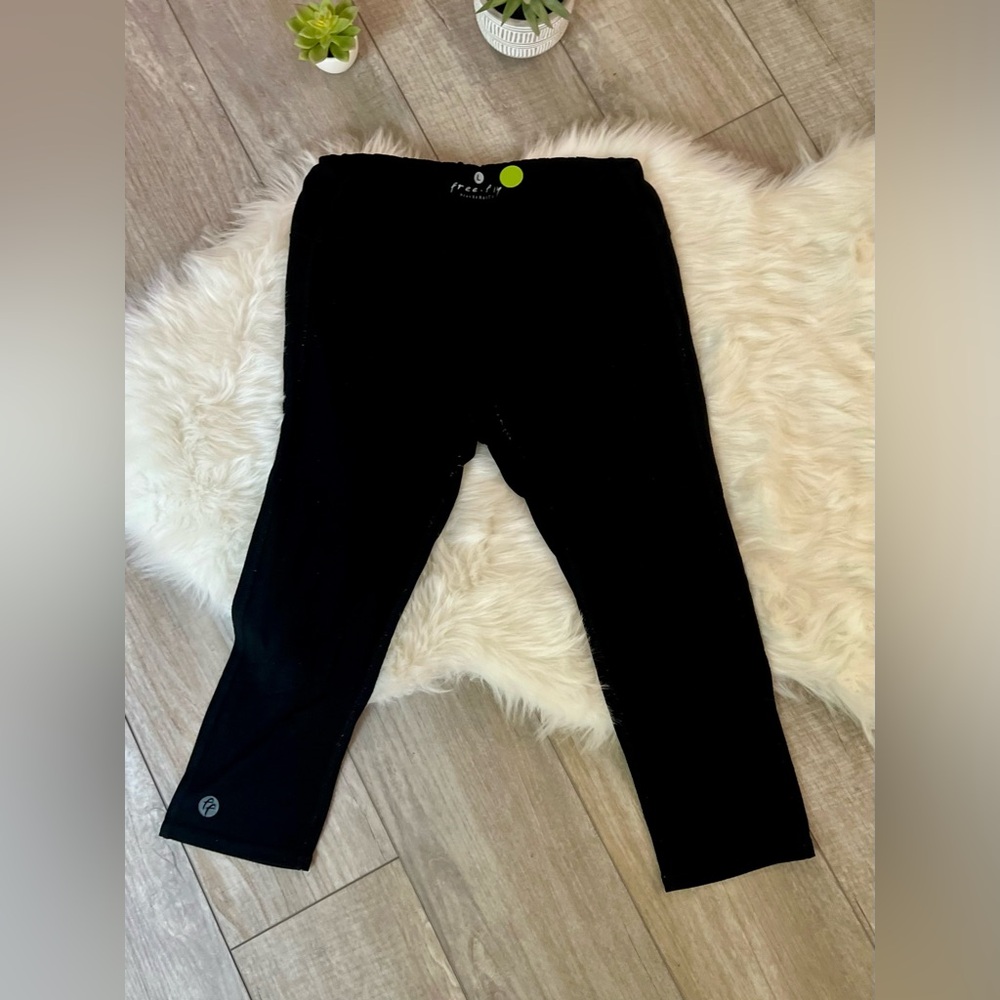 FREE FLY | Black Cropped Summer Leggings, Buttery Soft (L)
